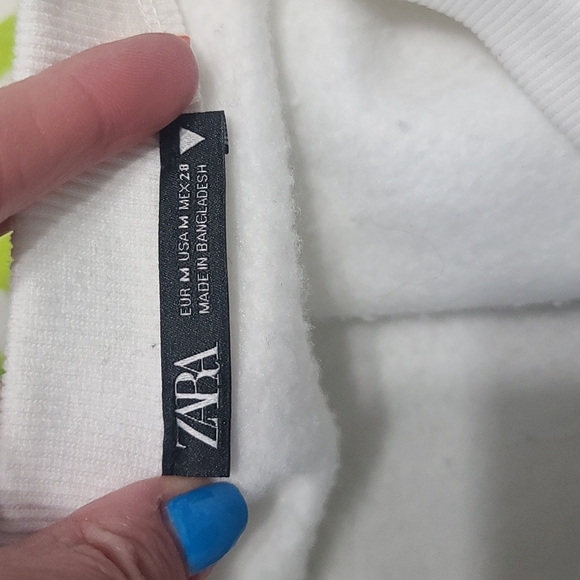 White Sweatshirt - Picture 5 of 5